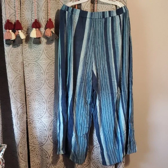 Ecoté Pants - Picture 3 of 7